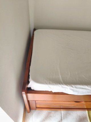 Cama de solteiro dupla