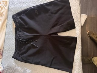 Pantalón corto negro nuevo