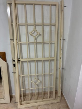 Puerta metálica con marco 190x80