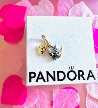 Pandora Time to fly charm plata