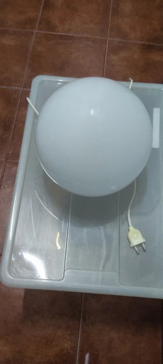 Lámpara esférica blanca