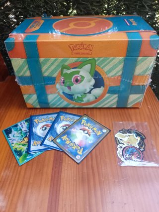 Maletín Aventuras en Paldea Pokémon TCG Sellado