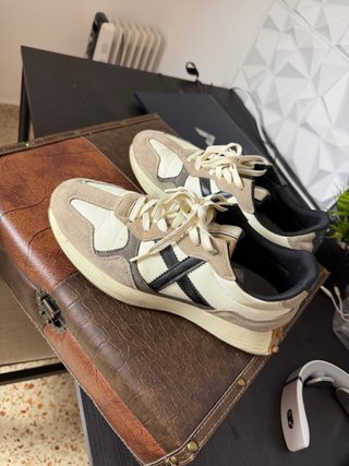Zapatillas Munich Beige y Blanco