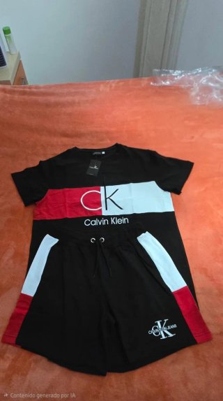 Conjunto Calvin Klein Camiseta y Pantalón Corto