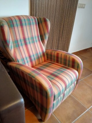 Sillón individual antiguo cuadros
