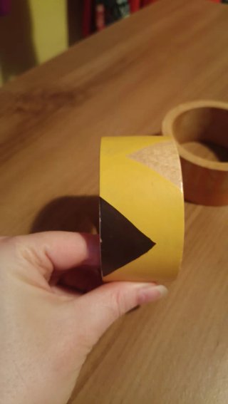 Pulseras de madera con adornos aztecas
