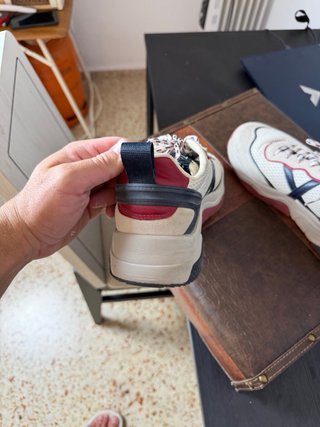 Zapatillas Munich Beige y Rojo