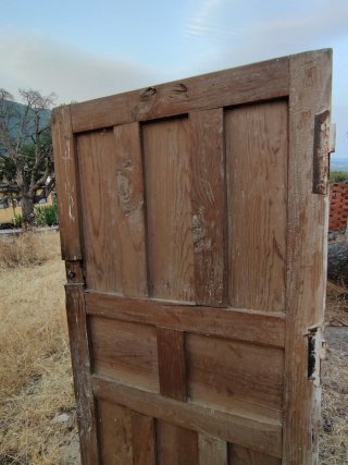 Puerta de madera antigua