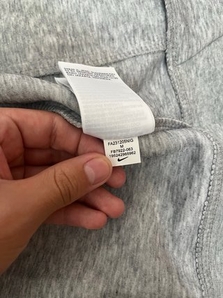 Conjunto Nike Tech Fleece Gris Talla M