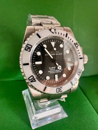 Reloj Seiko Mod Negro y Plateado