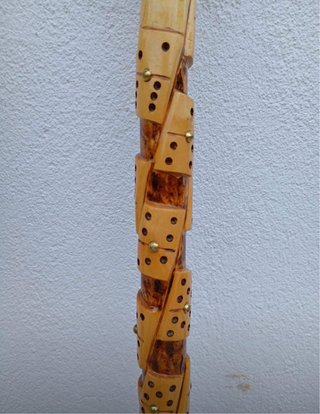 Cachava de madera tallada