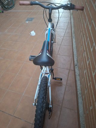 Bicicleta infantil California