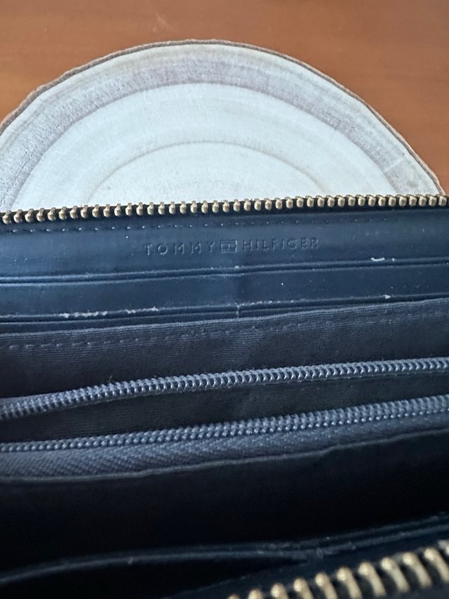 Cartera Tommy Hilfiger Negra Cremallera