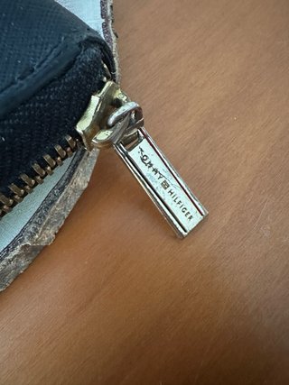 Cartera Tommy Hilfiger Negra Cremallera