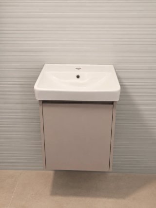 Mueble de aseo pequeño