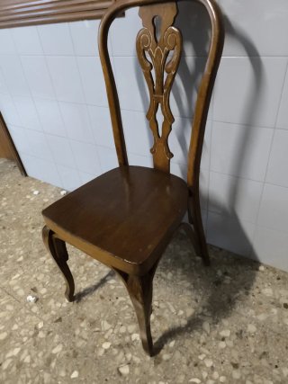Sillas antiguas de madera