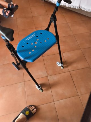 Andador para mayores sin uso