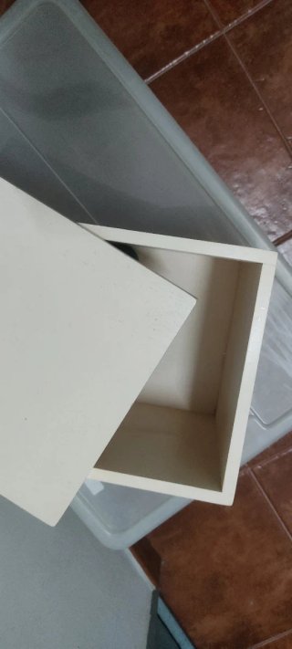 Caja  de madera con corazones