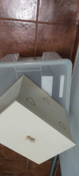Caja  de madera con corazones