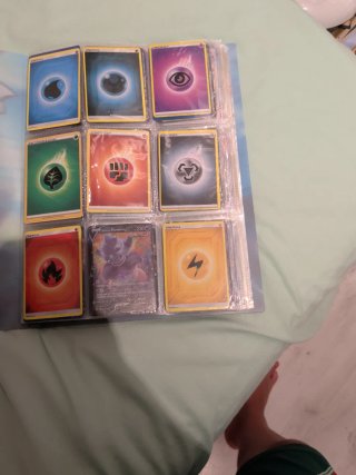 Álbum Pokémon Trading Card Game Ay más cartas