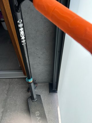 Patinete Lucky Negro y Naranja ENTREGA EN CORUÑA.
