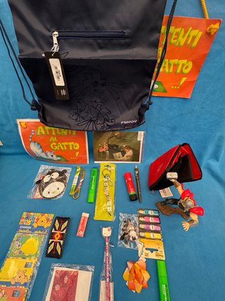 Set scuola con zaino e accessori
