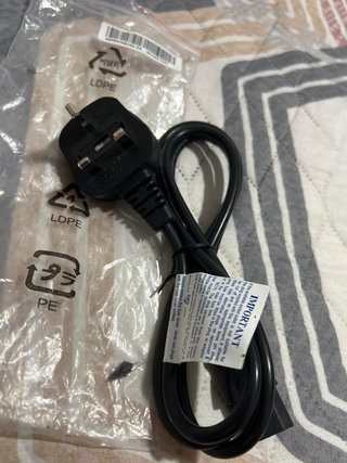 Cable alimentación IEC C13 Enchufe UK