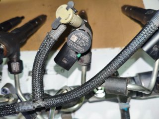Conjunto de 4 inyectores + Common rail para VAG