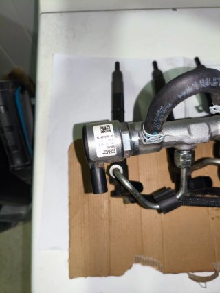 Conjunto de 4 inyectores + Common rail para VAG