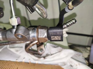 Conjunto de 4 inyectores + Common rail para VAG