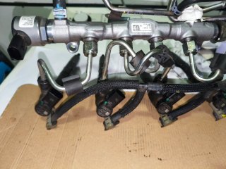 Conjunto de 4 inyectores + Common rail para VAG