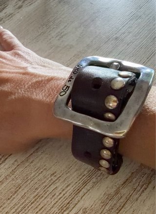 Pulsera Cuero UNO de 50 Tachas