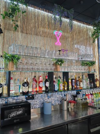 SE TRASPASA BAR-RESTAURANTE!