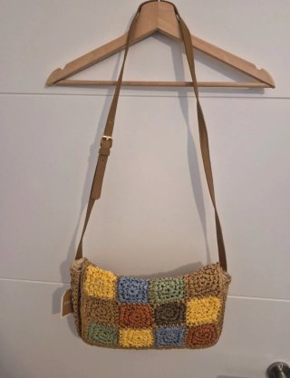 Bolso de rafia tejido