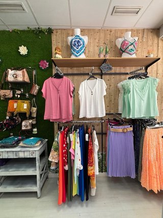 Mobiliario tienda de ropa