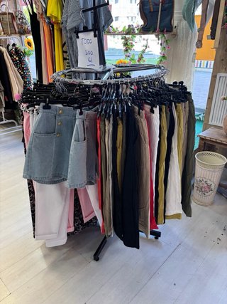 Mobiliario tienda de ropa
