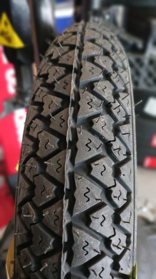 3.50 R10 59J MICHELIN S83