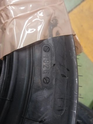 3.50 R10 59J MICHELIN S83