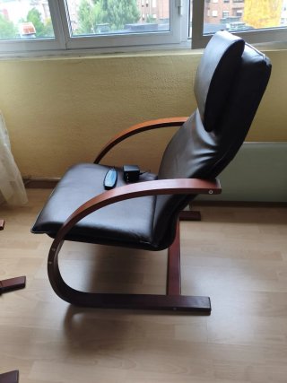 Sillón de masaje con reposapiés