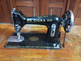Máquina de coser antigua Sigma