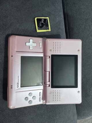Nintendo DS Rosa + Tarjeta Juegos