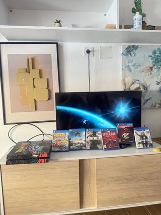 Consola PS4 + 6 Juegos + Mando