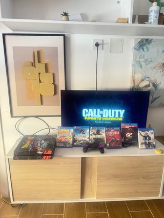 Consola PS4 + 6 Juegos + Mando