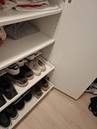 Armario IKEA blanco puertas VIKANES
