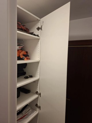 Armario IKEA blanco puertas VIKANES