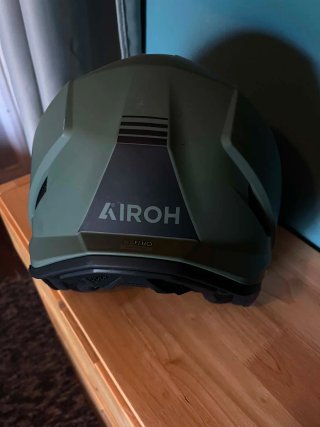 Casco tipo Jet Airoh Kombakt Verde Mate T- M Nuevo