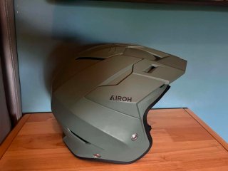 Casco tipo Jet Airoh Kombakt Verde Mate T- M Nuevo