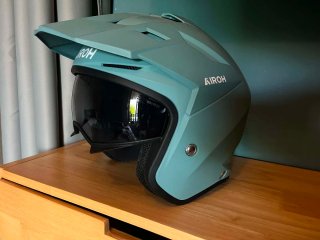 Casco tipo Jet Airoh Kombakt Verde Mate T- M Nuevo