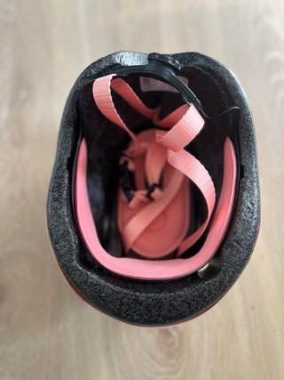 Casco rosa Btwin para niña