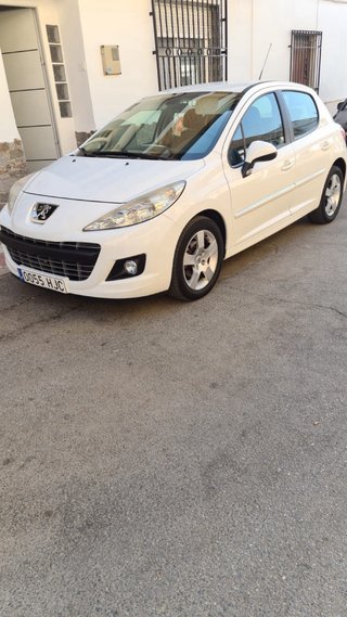 Peugeot 207 2012